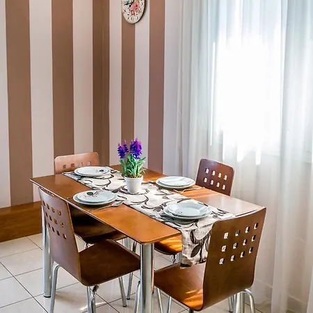 Apartament Second *