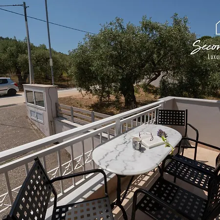 Διαμέρισμα Second *