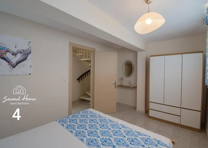 第二个家公寓 * 斯卡拉索提罗斯